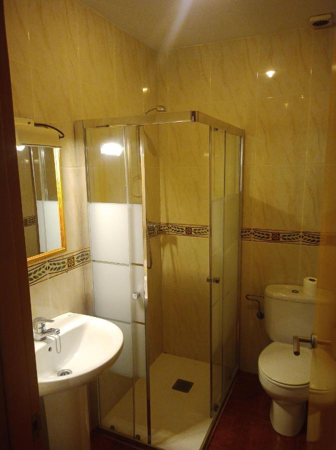 Hotel La Botiga Prades Bagian luar foto
