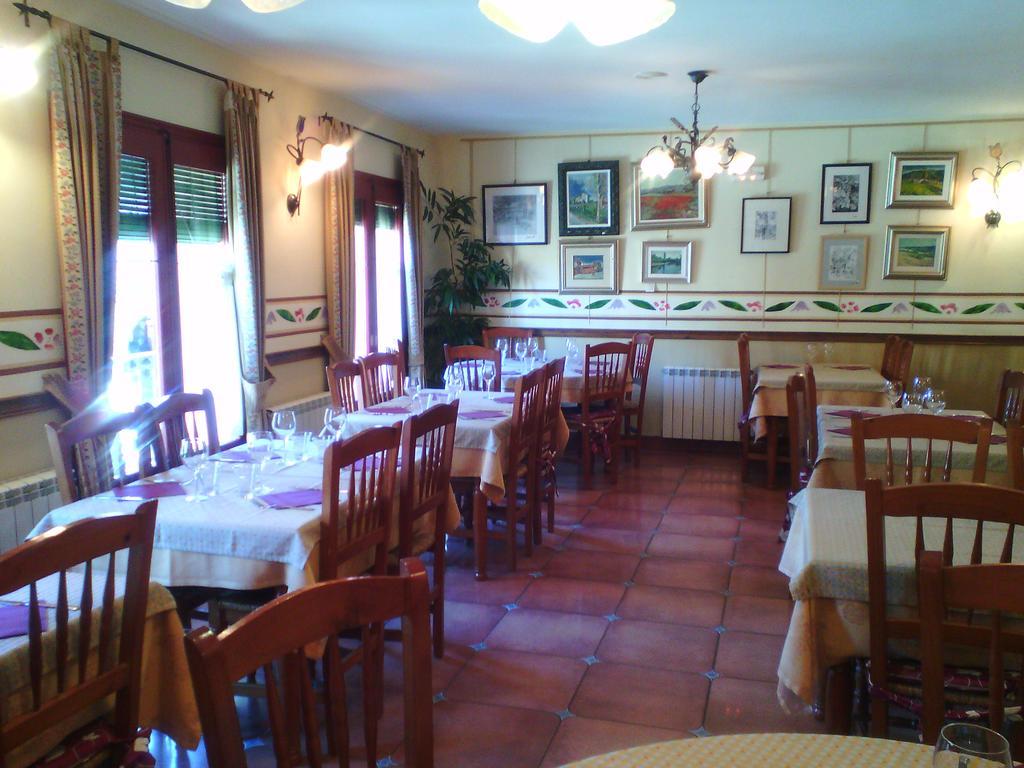 Hotel La Botiga Prades Bagian luar foto