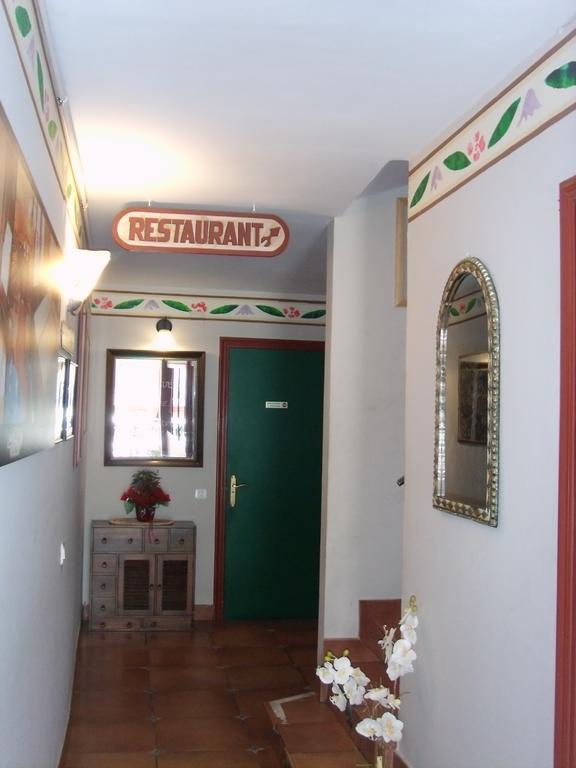 Hotel La Botiga Prades Bagian luar foto